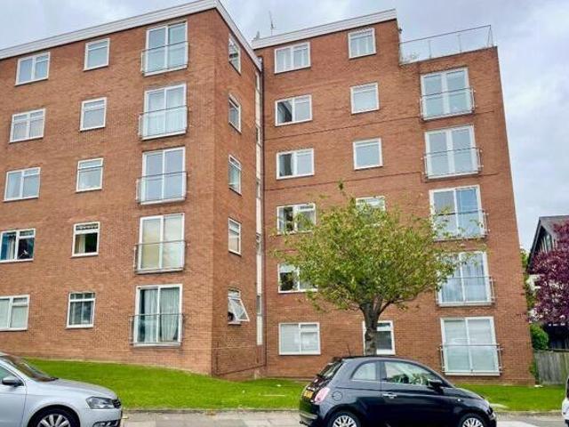 House for sale in Leigh-on-sea