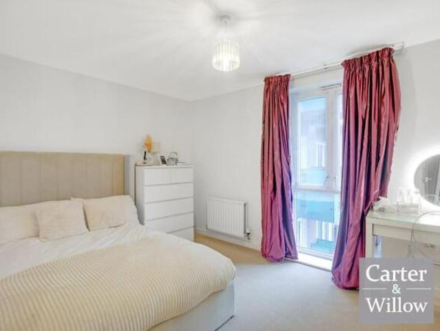 Flat for sale in Leslie, Scotland