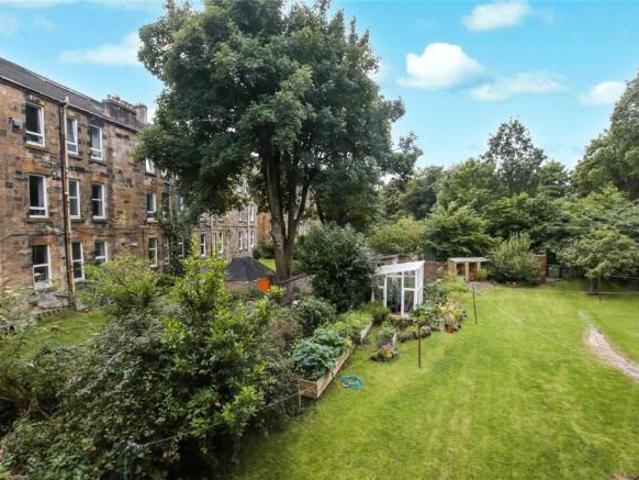 Flat for sale in Pollokshields, Scotland