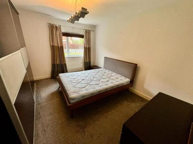 Flat for sale in South Lane, West Yorkshire