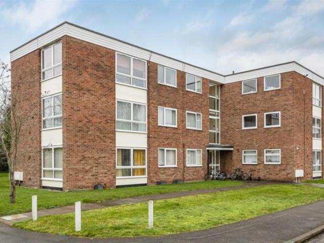 Flat for sale in Reading
