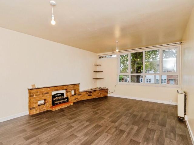 Flat for sale in Tettenhall, West Midlands
