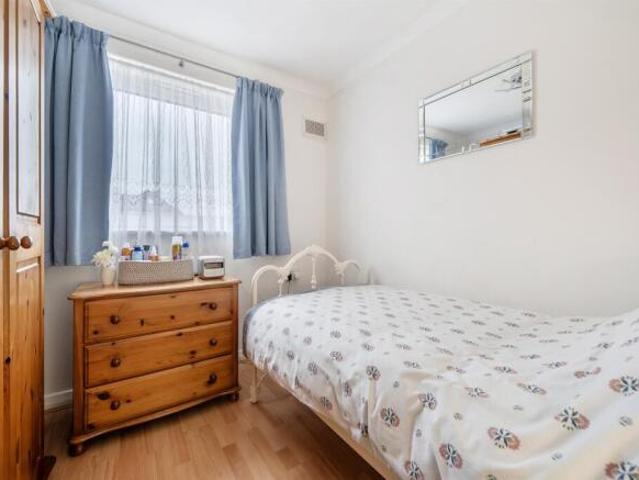 Flat for sale in Enfield, Greater London