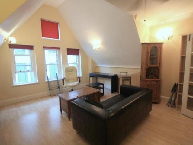 Flat for sale in Cat Hill