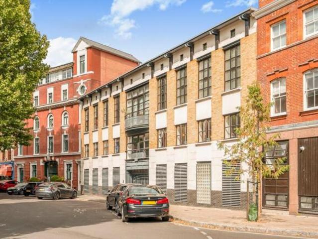 Flat for sale in Chelmondiston, Suffolk