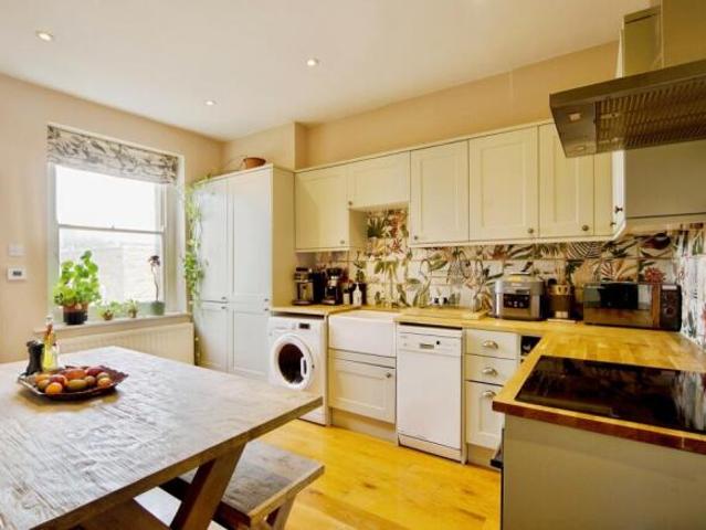 Flat for sale in Cat Hill