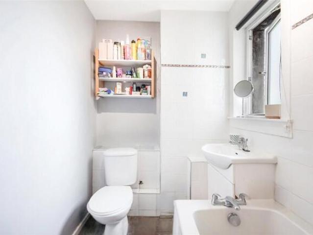 Flat for sale in Barassie, Scotland