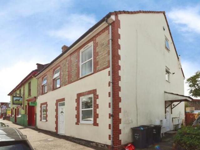Flat for sale in Feckenham, City Of Bristol