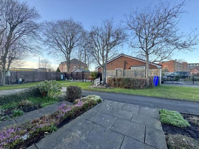 Flat for sale in Georgia, Greater Manchester