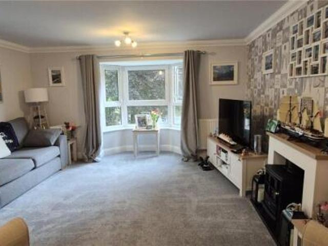 Flat for sale in Allington, Midway