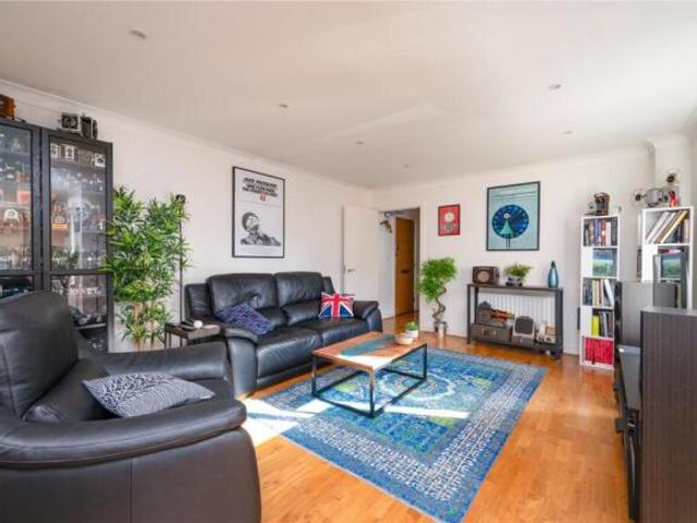 Flat for sale in Five Acres, Hertfordshire