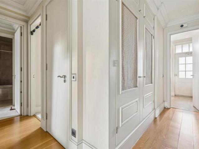 Flat for sale in Cat Hill