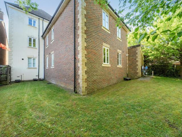 Flat for sale in Harestock, Hampshire