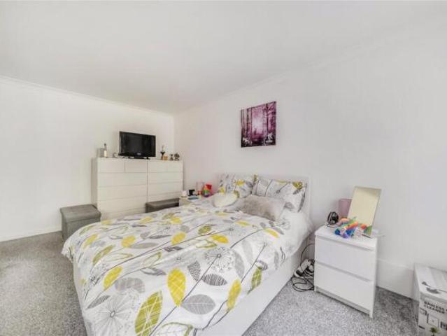 Flat for sale in London Borough of Bromley, Greater London