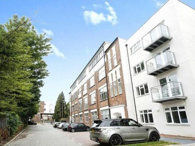 House for sale in Luton