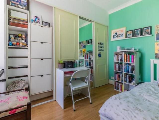 Flat for sale in Roath, Wales