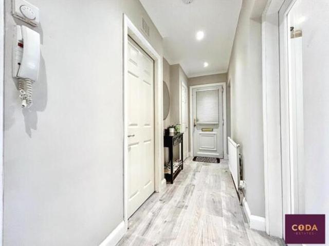 Flat for sale in Torrance, Scotland