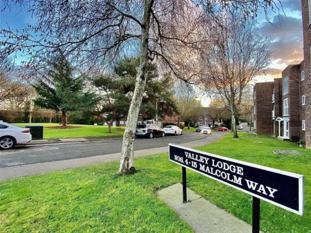 Flat for sale in Cat Hill