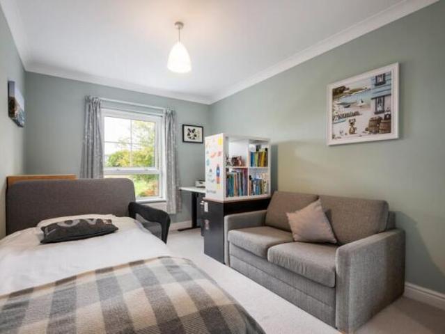Flat for sale in Chiswick, Greater London