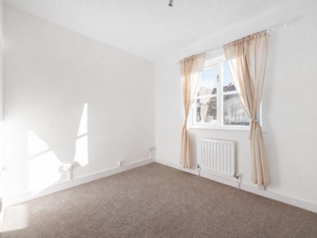 Flat for sale in Manor, Sheffield