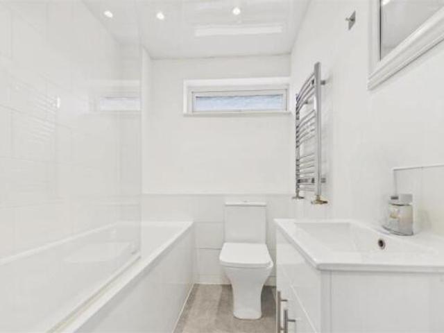 Flat for sale in Marbury
