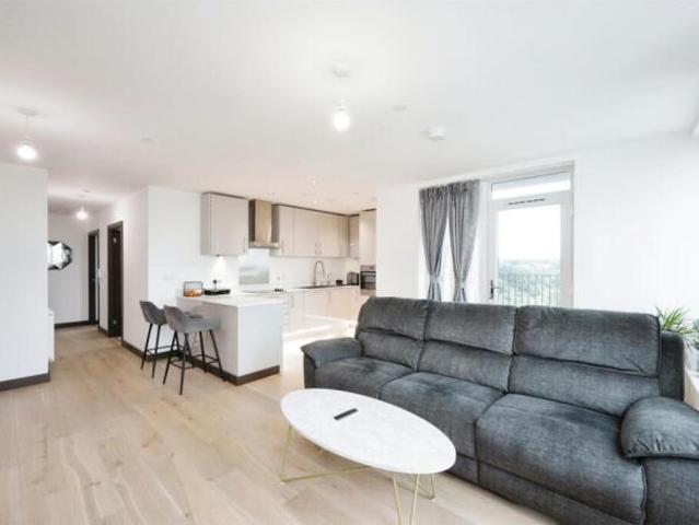 Flat for sale in North Watford, Hertfordshire