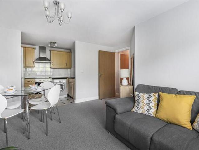 Flat for sale in Reading