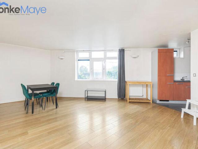 Flat for sale in Cat Hill
