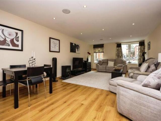 Flat for sale in Charlotteville, Guildford