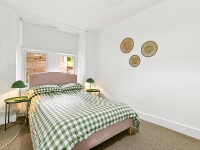 Flat for sale in Strathbungo, Scotland