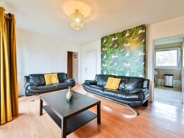 Flat for sale in Elephant and Castle, Greater London