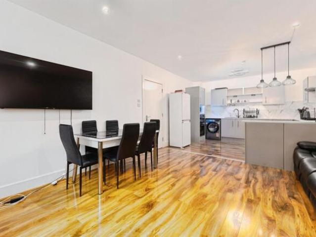 Flat for sale in Govanhill, Scotland