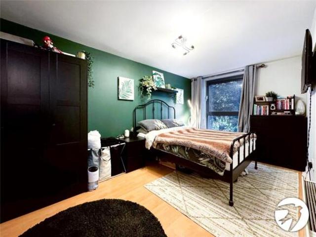 Flat for sale in Penenden Heath, Maidstone