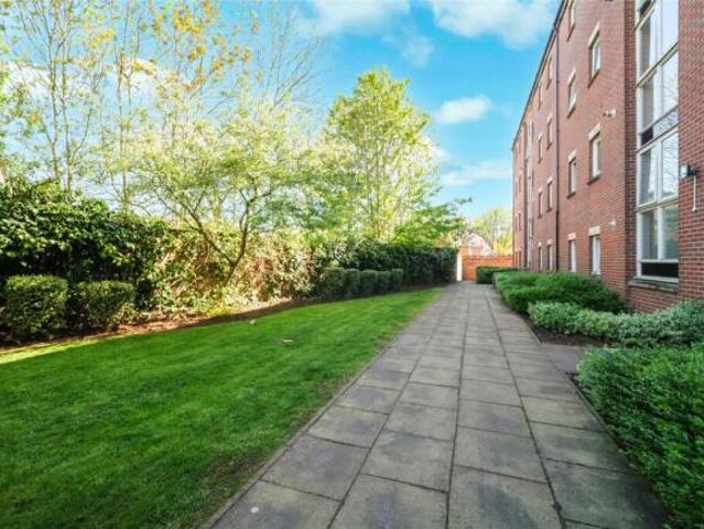 Flat for sale in Calton, Scotland