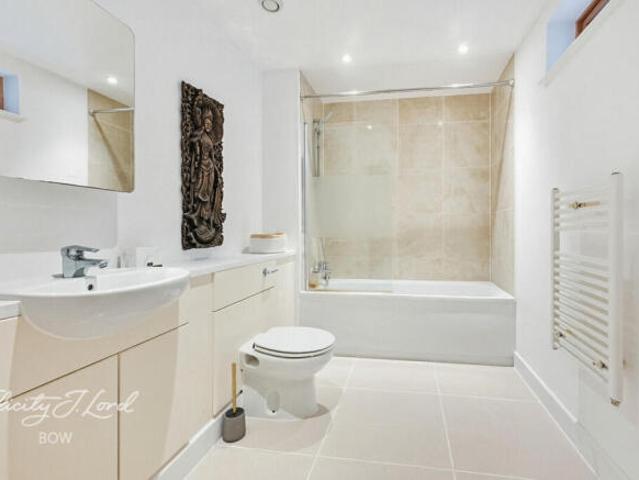 Flat for sale in Cat Hill