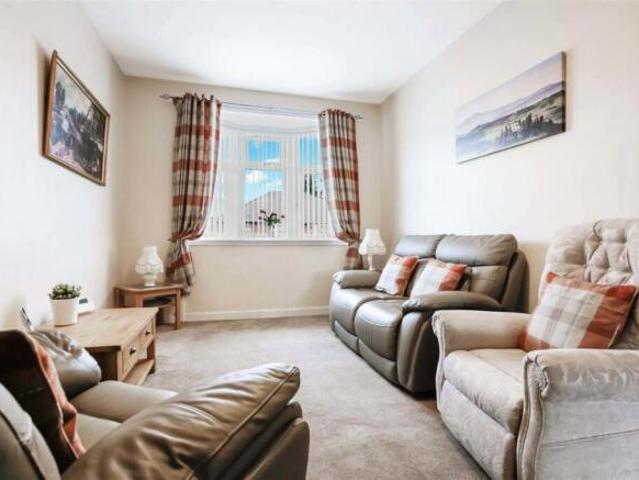 Flat for sale in Cardonald, Scotland