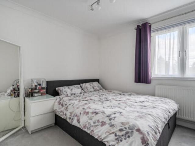 Flat for sale in Slough
