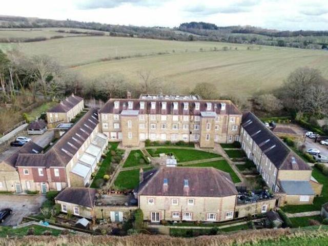 House for sale in Littlecote, West Sussex