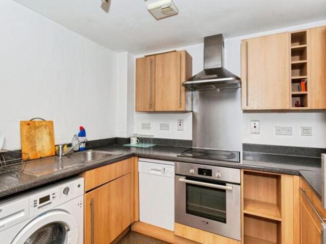 Flat for sale in Chelmondiston, Suffolk
