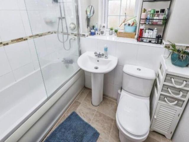 Flat for sale in Bestwood Village, Gedling