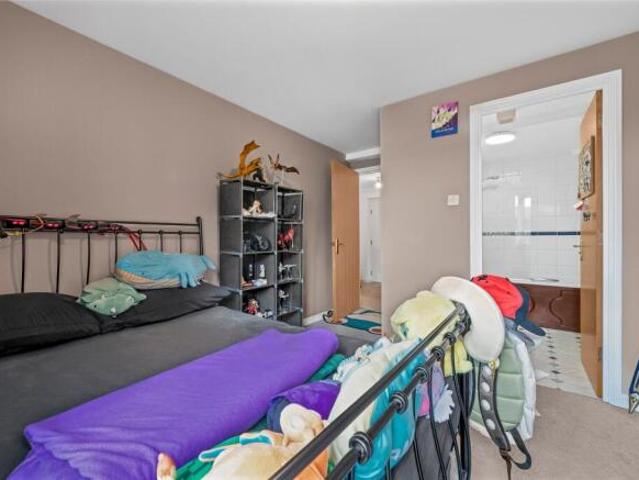 Flat for sale in Isle Of Dogs, Greater London