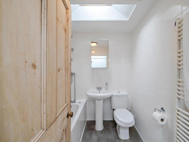 Flat for sale in Cat Hill