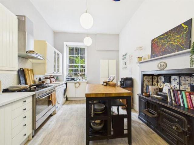 Flat for sale in Cranstonhill, Scotland