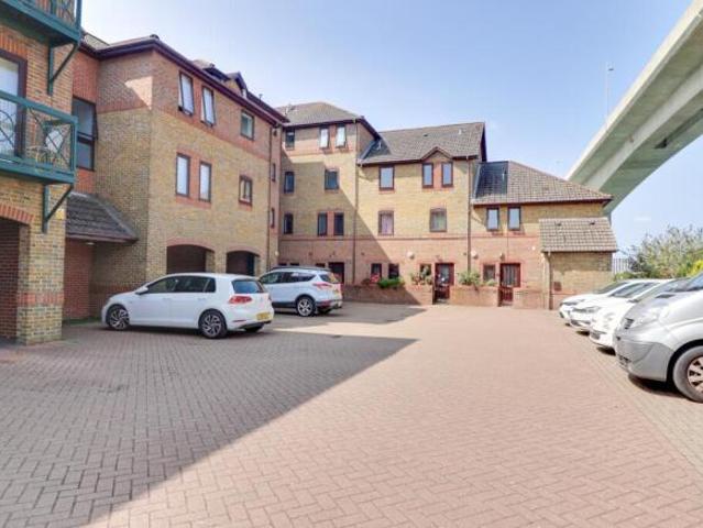 Flat for sale in Woolston, Warrington