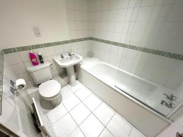 Flat for sale in Romford, Greater London