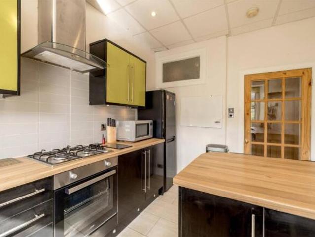 Flat for sale in Newington, Scotland