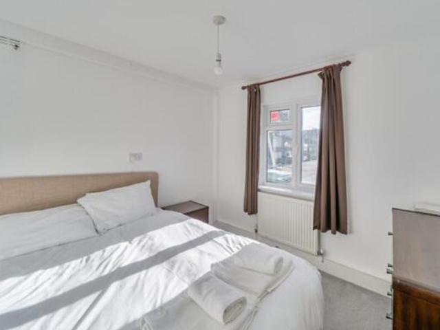 Flat for sale in Catford, Greater London