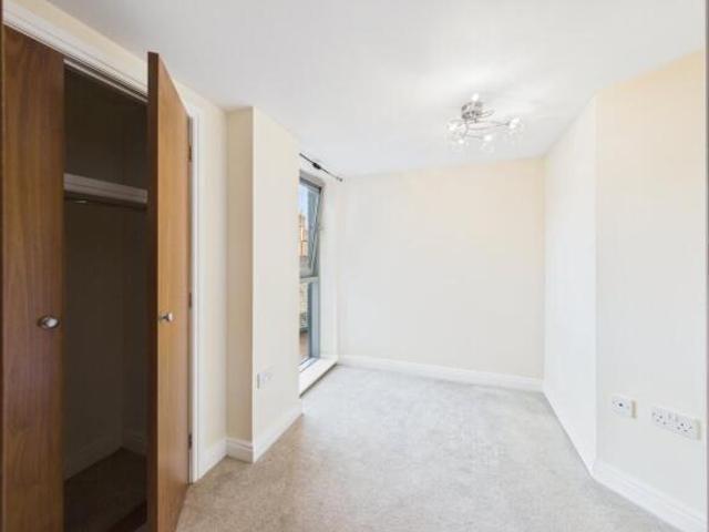 Flat for sale in Worcester, Worcestershire