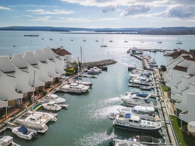 Flat for sale in Hamworthy