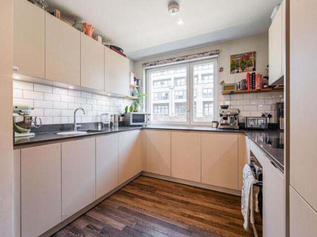 Flat for sale in London Borough of Lewisham, New Cross